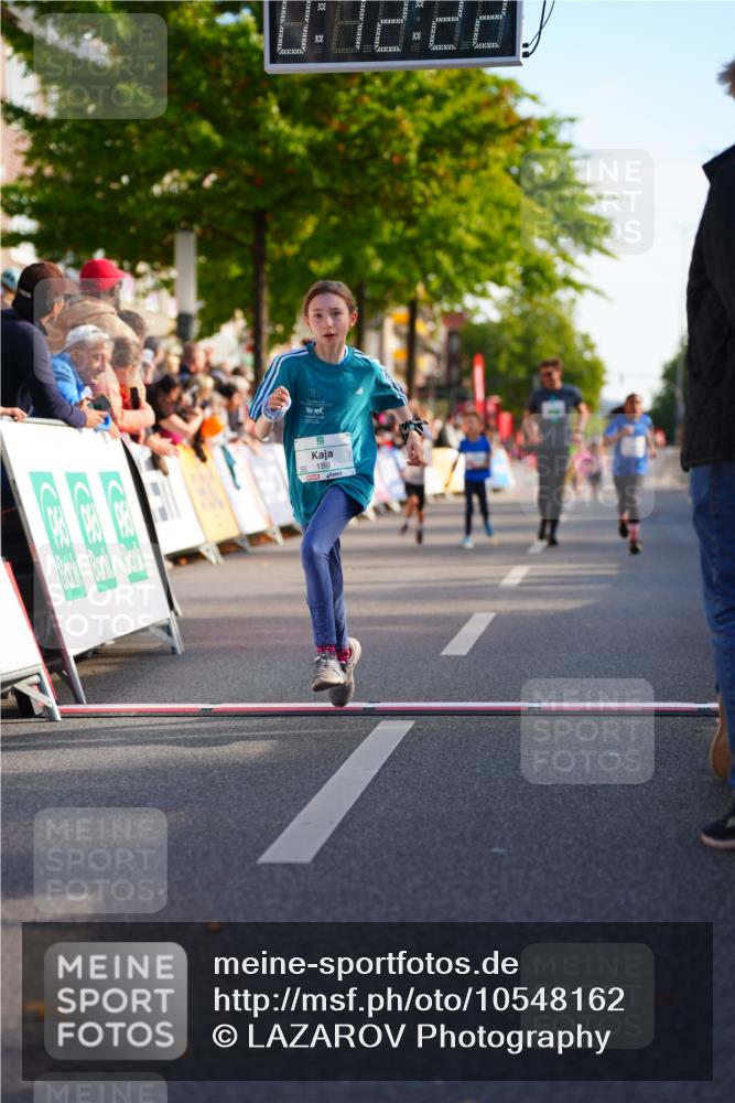 20.09.2026 - PSD Bank Halbmarathon LAZAROV Photography http://msf.ph/oto/10548162 20.09.2026 10:31:47 Ziel 103, 189, 210, 219, 261, 322, 375, 414 meine-sportfotos.de
