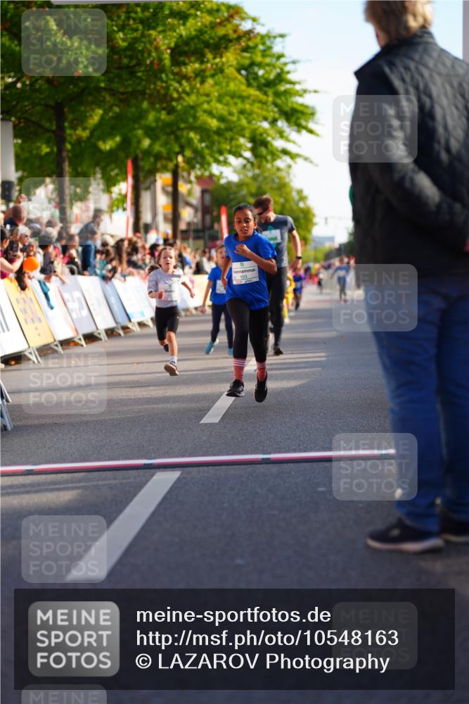 20.09.2026 - PSD Bank Halbmarathon LAZAROV Photography http://msf.ph/oto/10548163 20.09.2026 10:31:49 Ziel 103, 189, 261, 322 meine-sportfotos.de