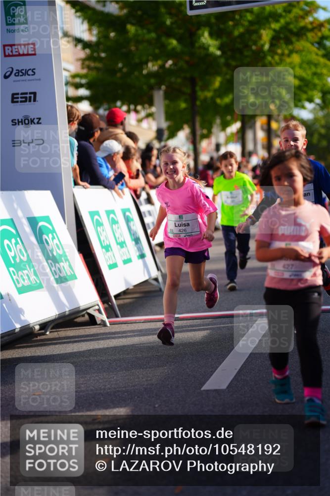 20.09.2026 - PSD Bank Halbmarathon LAZAROV Photography http://msf.ph/oto/10548192 20.09.2026 10:32:02 Ziel 225, 277, 298, 336, 399, 416, 426, 427, 451, 458 meine-sportfotos.de