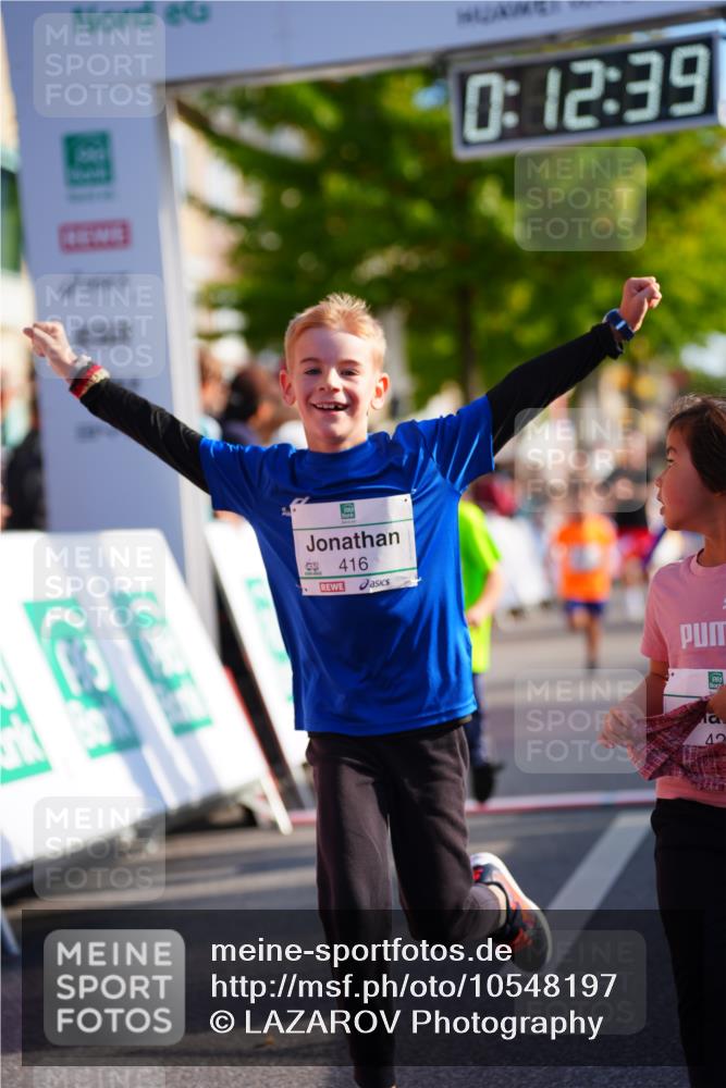 20.09.2026 - PSD Bank Halbmarathon LAZAROV Photography http://msf.ph/oto/10548197 20.09.2026 10:32:03 Ziel 225, 276, 277, 298, 336, 399, 416, 426, 427, 451, 458 meine-sportfotos.de