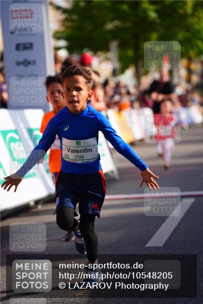 20.09.2026 - PSD Bank Halbmarathon LAZAROV Photography http://msf.ph/oto/10548205 20.09.2026 10:32:06 Ziel 153, 225, 226, 276, 277, 298, 373, 399, 416, 426, 427 meine-sportfotos.de