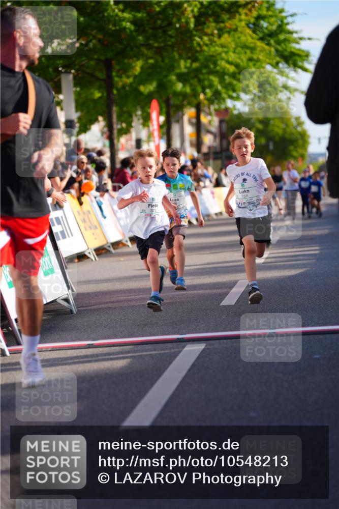 20.09.2026 - PSD Bank Halbmarathon LAZAROV Photography http://msf.ph/oto/10548213 20.09.2026 10:32:10 Ziel 153, 226, 276, 277, 298, 346, 373, 399 meine-sportfotos.de