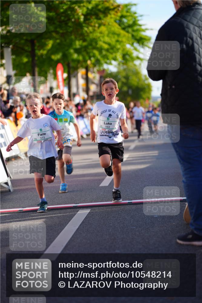 20.09.2026 - PSD Bank Halbmarathon LAZAROV Photography http://msf.ph/oto/10548214 20.09.2026 10:32:11 Ziel 117, 153, 226, 276, 277, 298, 346, 373 meine-sportfotos.de
