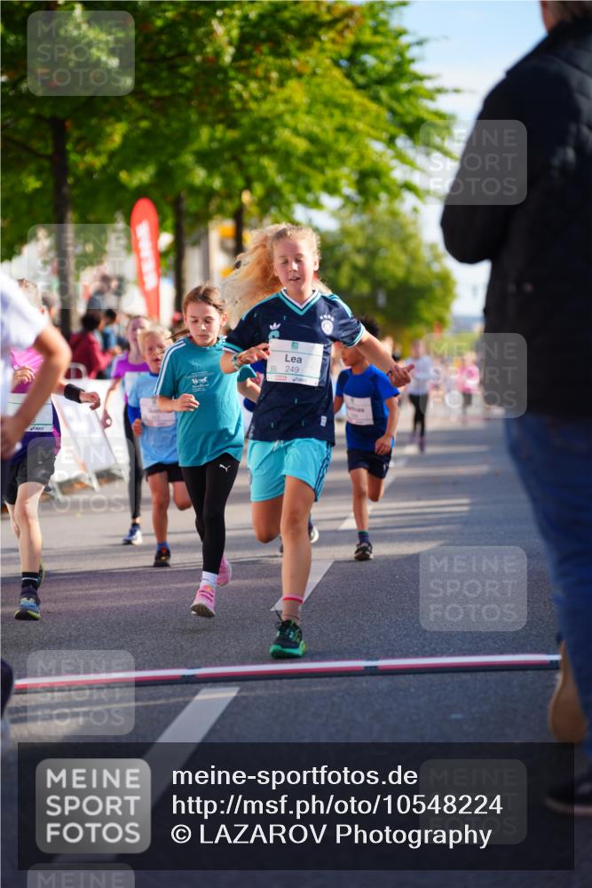 20.09.2026 - PSD Bank Halbmarathon LAZAROV Photography http://msf.ph/oto/10548224 20.09.2026 10:32:18 Ziel 117, 120, 153, 164, 170, 205, 226, 249, 285, 300, 346, 373, 453 meine-sportfotos.de
