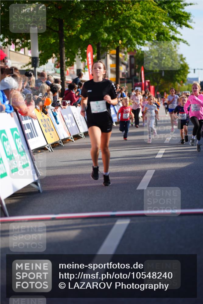 20.09.2026 - PSD Bank Halbmarathon LAZAROV Photography http://msf.ph/oto/10548240 20.09.2026 10:32:28 Ziel 107, 126, 131, 132, 243, 272, 299, 300 meine-sportfotos.de