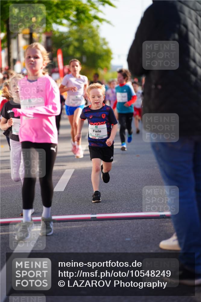 20.09.2026 - PSD Bank Halbmarathon LAZAROV Photography http://msf.ph/oto/10548249 20.09.2026 10:32:31 Ziel 107, 118, 126, 129, 131, 132, 133, 198, 243, 244, 248, 272, 299, 313, 454 meine-sportfotos.de