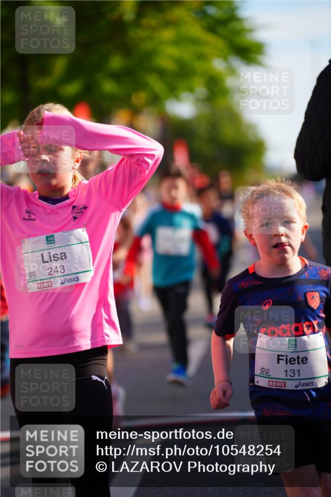 20.09.2026 - PSD Bank Halbmarathon LAZAROV Photography http://msf.ph/oto/10548254 20.09.2026 10:32:34 Ziel 107, 118, 125, 126, 129, 131, 132, 133, 182, 184, 198, 209, 243, 244, 248, 313, 443, 454 meine-sportfotos.de