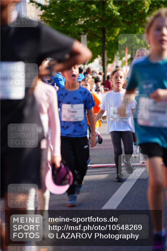 20.09.2026 - PSD Bank Halbmarathon LAZAROV Photography http://msf.ph/oto/10548269 20.09.2026 10:32:43 Ziel 118, 125, 178, 179, 182, 184, 191, 200, 209, 248, 288, 313, 333, 359, 396, 425, 443 meine-sportfotos.de