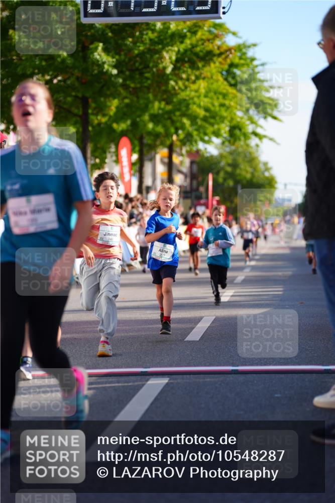 20.09.2026 - PSD Bank Halbmarathon LAZAROV Photography http://msf.ph/oto/10548287 20.09.2026 10:32:54 Ziel 197, 199, 229, 246, 335, 441 meine-sportfotos.de