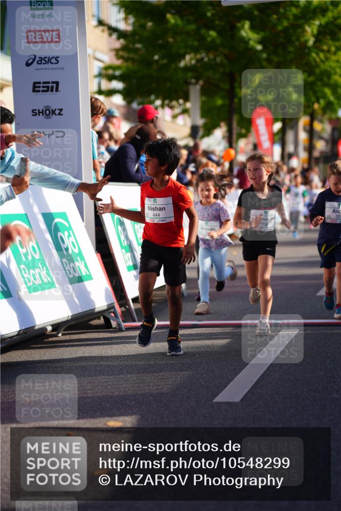 20.09.2026 - PSD Bank Halbmarathon LAZAROV Photography http://msf.ph/oto/10548299 20.09.2026 10:33:02 Ziel 139, 197, 229, 235, 238, 247, 291, 302, 335, 374, 444 meine-sportfotos.de