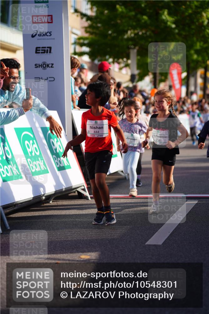 20.09.2026 - PSD Bank Halbmarathon LAZAROV Photography http://msf.ph/oto/10548301 20.09.2026 10:33:02 Ziel 139, 197, 229, 235, 238, 247, 291, 302, 335, 374, 444 meine-sportfotos.de