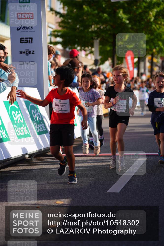 20.09.2026 - PSD Bank Halbmarathon LAZAROV Photography http://msf.ph/oto/10548302 20.09.2026 10:33:02 Ziel 139, 197, 229, 235, 238, 247, 291, 302, 335, 374, 444 meine-sportfotos.de