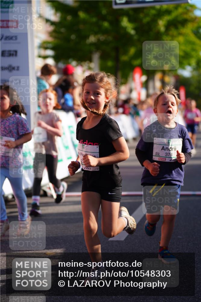 20.09.2026 - PSD Bank Halbmarathon LAZAROV Photography http://msf.ph/oto/10548303 20.09.2026 10:33:03 Ziel 139, 197, 235, 238, 247, 291, 302, 335, 374, 444 meine-sportfotos.de