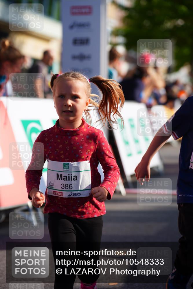 20.09.2026 - PSD Bank Halbmarathon LAZAROV Photography http://msf.ph/oto/10548333 20.09.2026 10:33:17 Ziel 230, 232, 296, 308, 316, 379, 386, 387, 409 meine-sportfotos.de