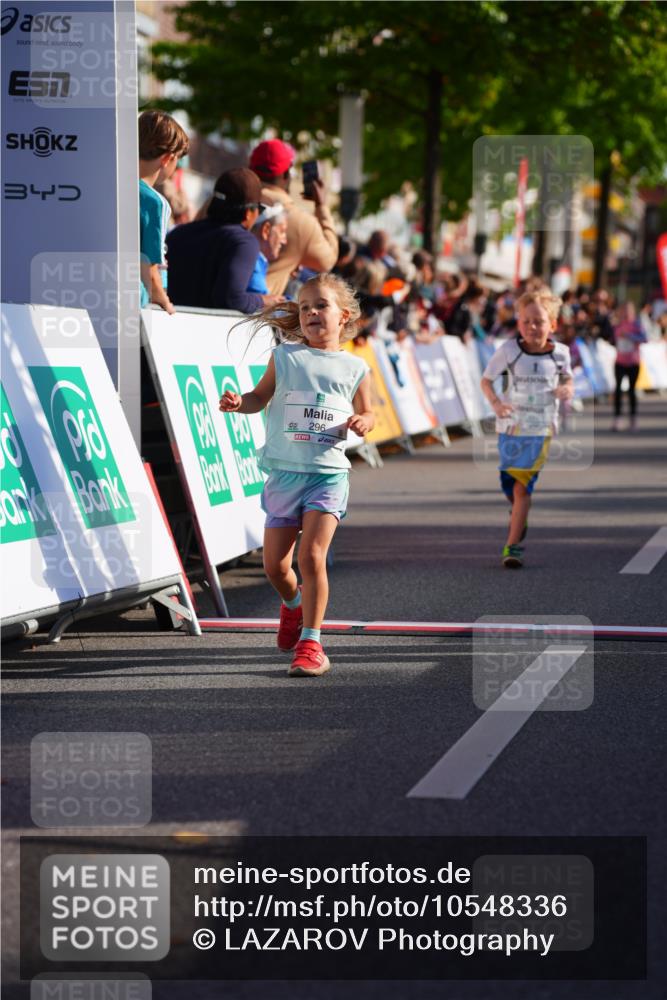 20.09.2026 - PSD Bank Halbmarathon LAZAROV Photography http://msf.ph/oto/10548336 20.09.2026 10:33:19 Ziel 230, 232, 296, 308, 316, 379, 386, 409 meine-sportfotos.de