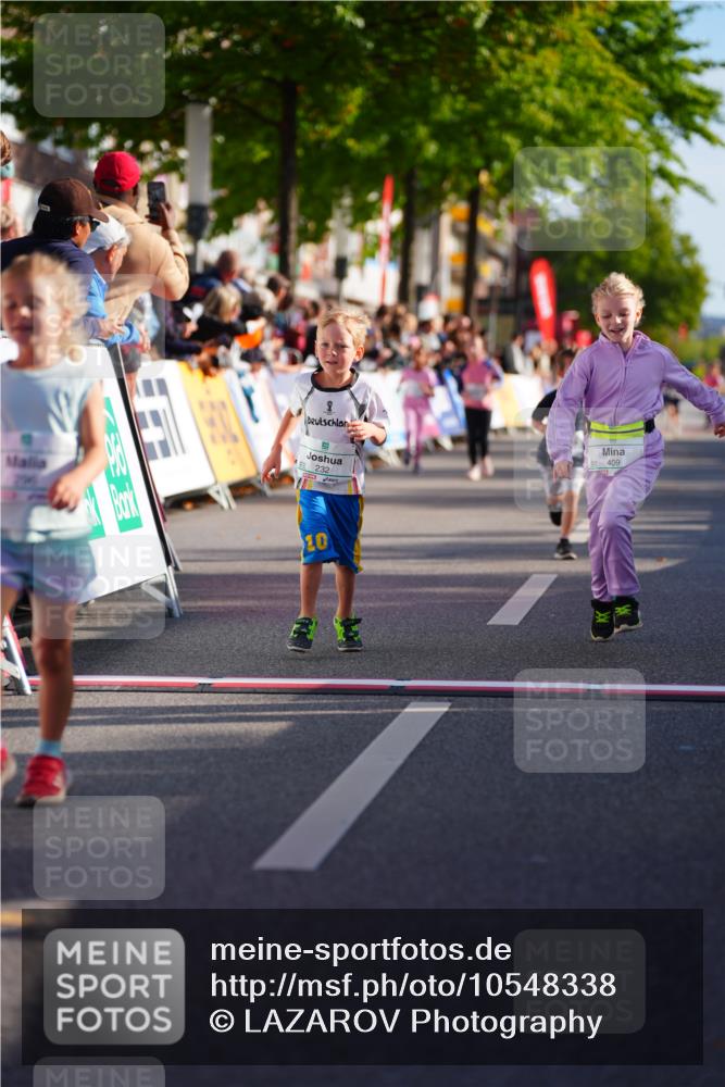 20.09.2026 - PSD Bank Halbmarathon LAZAROV Photography http://msf.ph/oto/10548338 20.09.2026 10:33:20 Ziel 230, 232, 234, 296, 308, 316, 379, 386, 409 meine-sportfotos.de