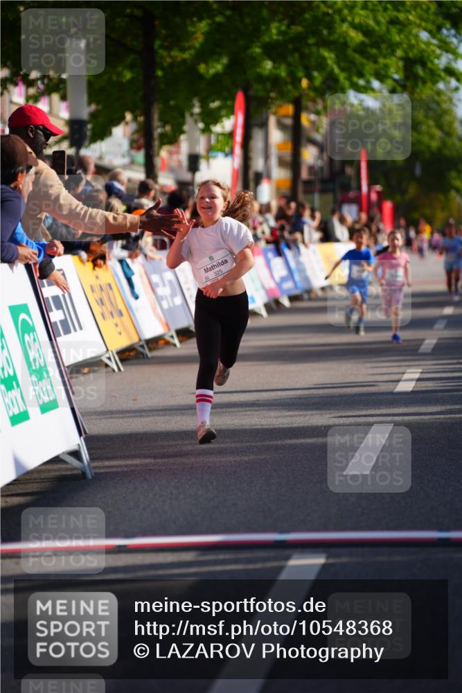 20.09.2026 - PSD Bank Halbmarathon LAZAROV Photography http://msf.ph/oto/10548368 20.09.2026 10:33:37 Ziel 151, 254, 255, 325 meine-sportfotos.de