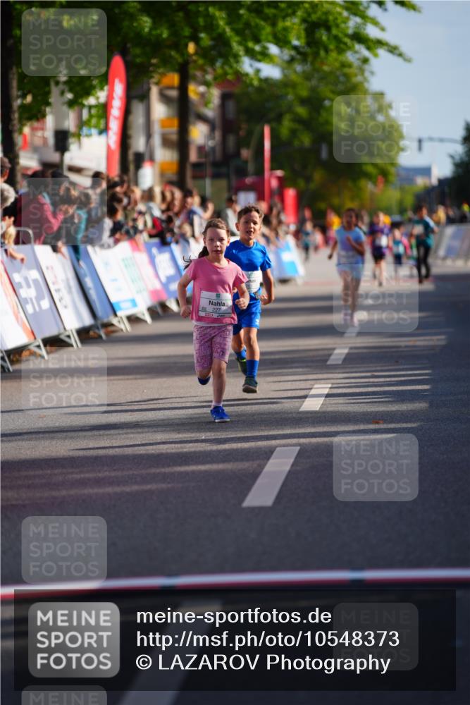 20.09.2026 - PSD Bank Halbmarathon LAZAROV Photography http://msf.ph/oto/10548373 20.09.2026 10:33:40 Ziel 151, 227, 253, 325 meine-sportfotos.de