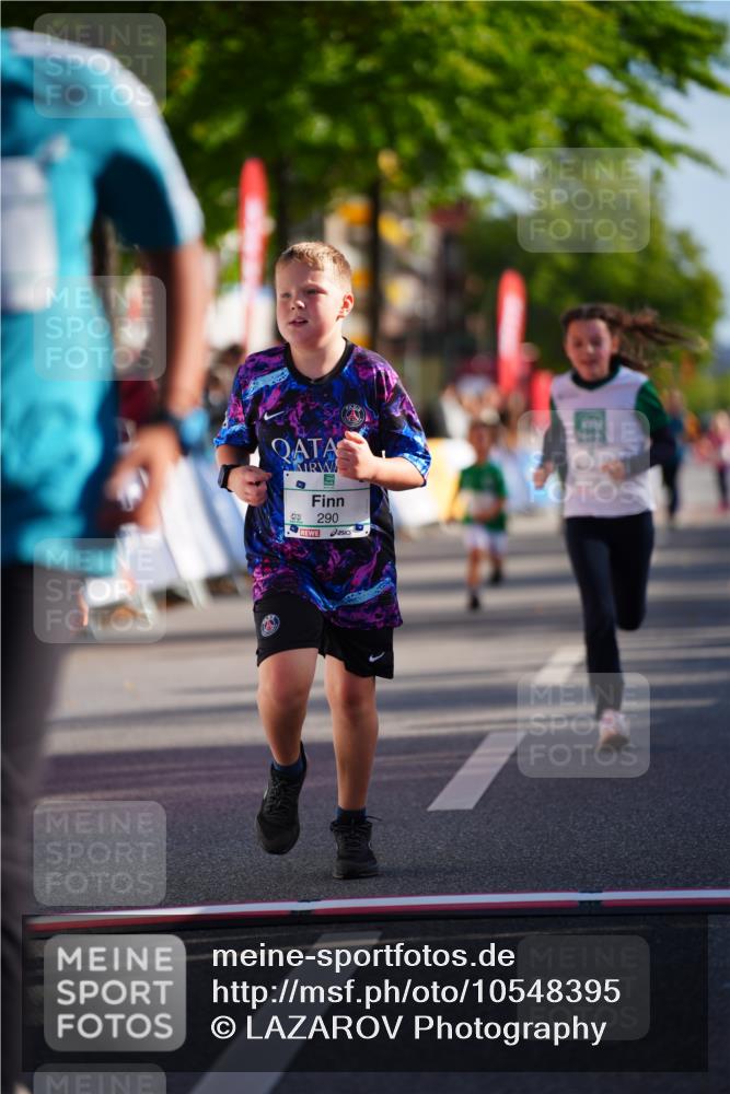 20.09.2026 - PSD Bank Halbmarathon LAZAROV Photography http://msf.ph/oto/10548395 20.09.2026 10:33:55 Ziel 138, 166, 173, 207, 290, 382, 424 meine-sportfotos.de