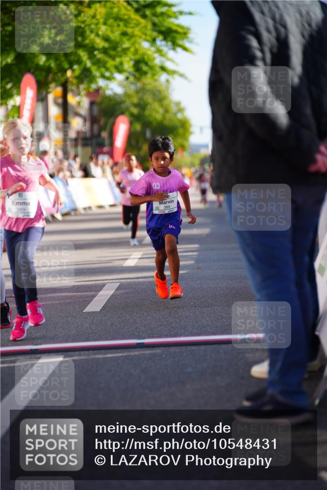 20.09.2026 - PSD Bank Halbmarathon LAZAROV Photography http://msf.ph/oto/10548431 20.09.2026 10:34:12 Ziel 148, 196, 269, 376, 389, 390 meine-sportfotos.de