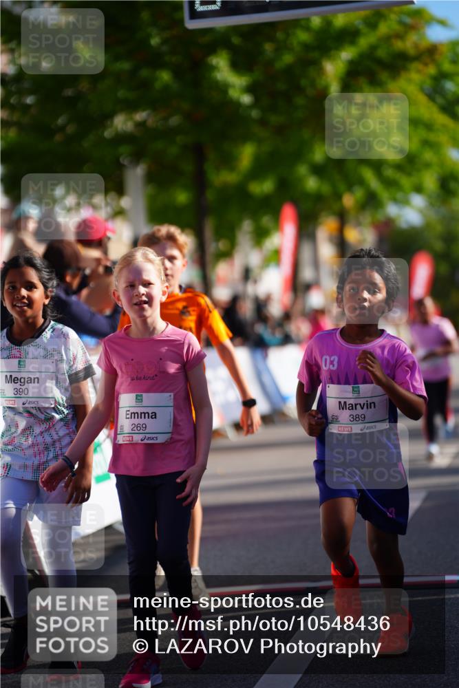 20.09.2026 - PSD Bank Halbmarathon LAZAROV Photography http://msf.ph/oto/10548436 20.09.2026 10:34:14 Ziel 148, 269, 295, 376, 389, 390 meine-sportfotos.de