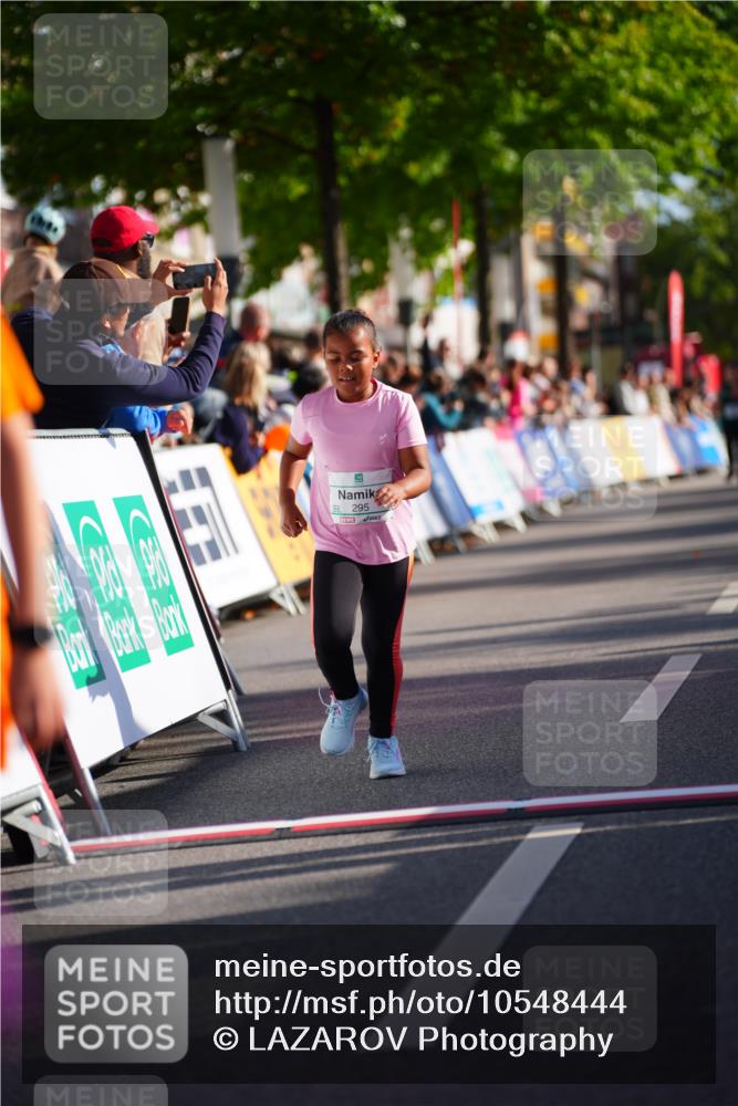20.09.2026 - PSD Bank Halbmarathon LAZAROV Photography http://msf.ph/oto/10548444 20.09.2026 10:34:17 Ziel 148, 269, 295, 389, 390 meine-sportfotos.de