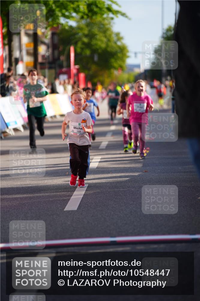 20.09.2026 - PSD Bank Halbmarathon LAZAROV Photography http://msf.ph/oto/10548447 20.09.2026 10:34:23 Ziel 168, 267, 268, 295, 367 meine-sportfotos.de