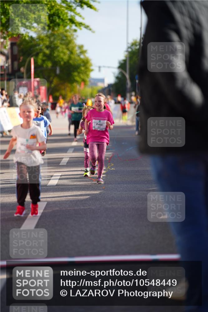 20.09.2026 - PSD Bank Halbmarathon LAZAROV Photography http://msf.ph/oto/10548449 20.09.2026 10:34:24 Ziel 168, 267, 268, 270, 295, 367 meine-sportfotos.de