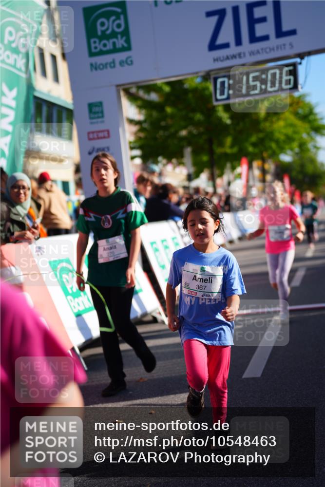 20.09.2026 - PSD Bank Halbmarathon LAZAROV Photography http://msf.ph/oto/10548463 20.09.2026 10:34:30 Ziel 143, 147, 168, 267, 268, 270, 350, 367 meine-sportfotos.de
