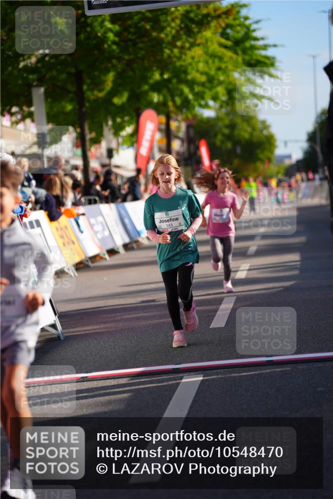 20.09.2026 - PSD Bank Halbmarathon LAZAROV Photography http://msf.ph/oto/10548470 20.09.2026 10:34:33 Ziel 143, 147, 168, 239, 267, 268, 270, 350, 367 meine-sportfotos.de
