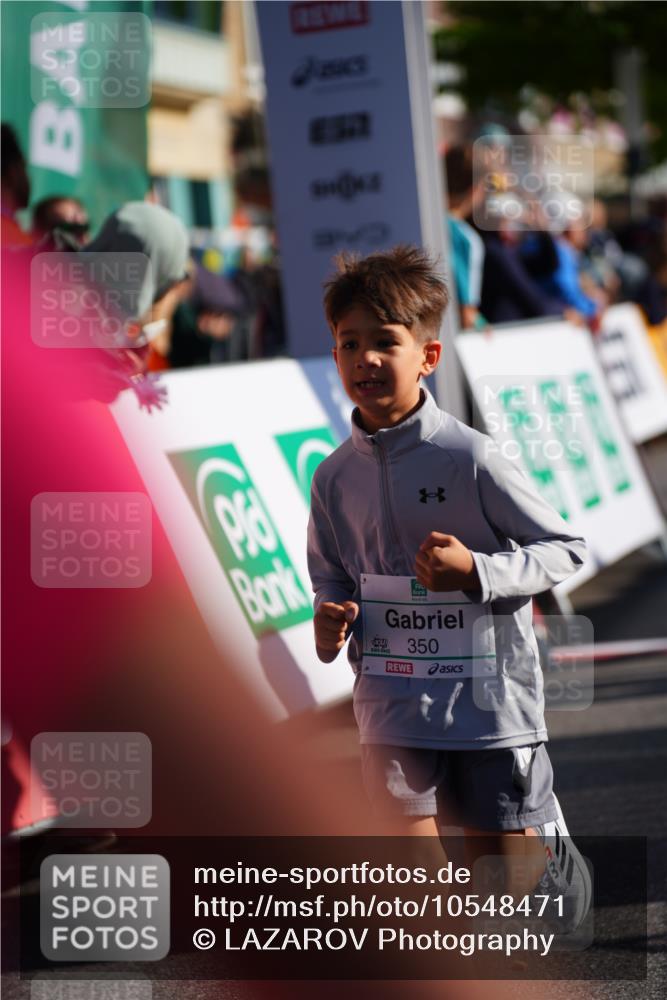 20.09.2026 - PSD Bank Halbmarathon LAZAROV Photography http://msf.ph/oto/10548471 20.09.2026 10:34:34 Ziel 143, 147, 239, 267, 268, 270, 350, 367 meine-sportfotos.de