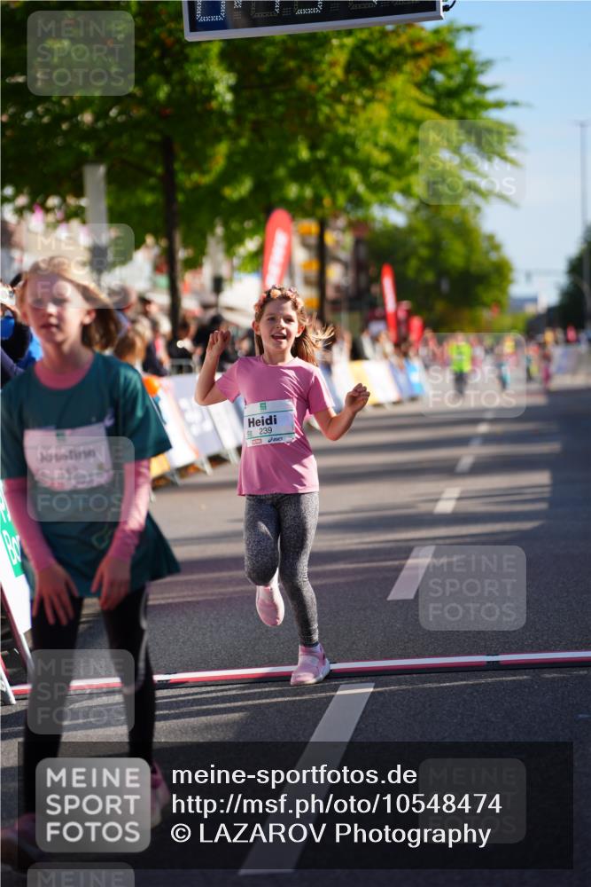 20.09.2026 - PSD Bank Halbmarathon LAZAROV Photography http://msf.ph/oto/10548474 20.09.2026 10:34:36 Ziel 143, 147, 239, 270, 350 meine-sportfotos.de