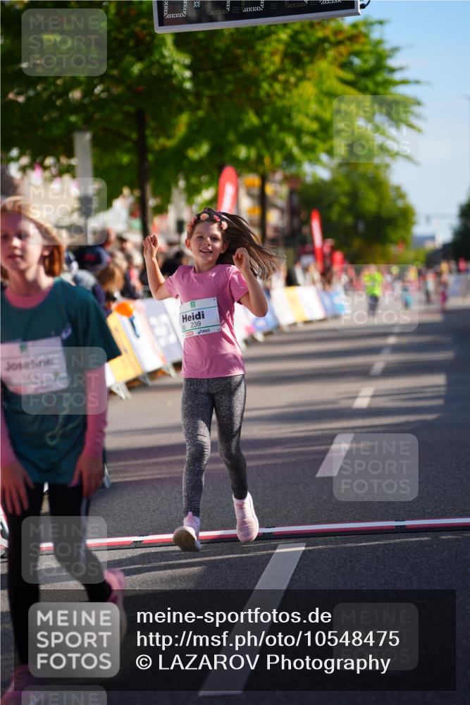 20.09.2026 - PSD Bank Halbmarathon LAZAROV Photography http://msf.ph/oto/10548475 20.09.2026 10:34:36 Ziel 143, 147, 239, 270, 350 meine-sportfotos.de