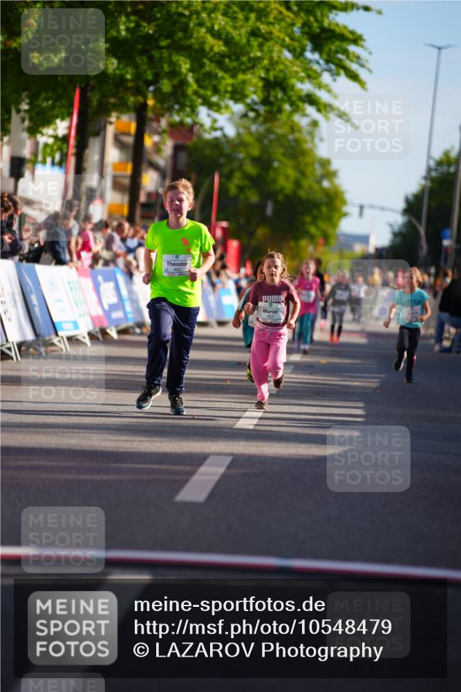 20.09.2026 - PSD Bank Halbmarathon LAZAROV Photography http://msf.ph/oto/10548479 20.09.2026 10:34:49 Ziel 195, 400, 403 meine-sportfotos.de