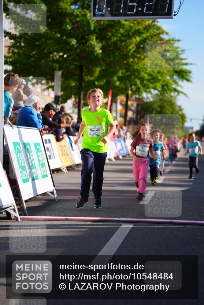 20.09.2026 - PSD Bank Halbmarathon LAZAROV Photography http://msf.ph/oto/10548484 20.09.2026 10:34:52 Ziel 195, 383, 400, 403, 452 meine-sportfotos.de