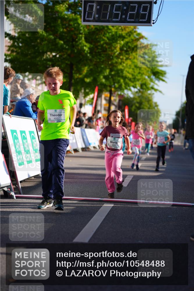 20.09.2026 - PSD Bank Halbmarathon LAZAROV Photography http://msf.ph/oto/10548488 20.09.2026 10:34:53 Ziel 195, 383, 400, 403, 452 meine-sportfotos.de