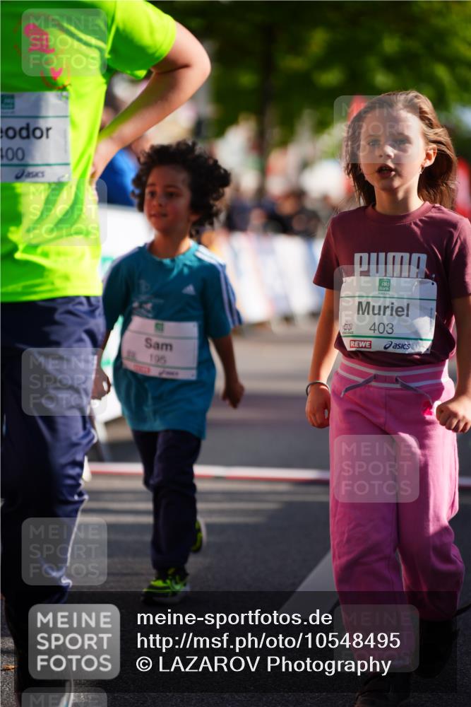 20.09.2026 - PSD Bank Halbmarathon LAZAROV Photography http://msf.ph/oto/10548495 20.09.2026 10:34:55 Ziel 195, 383, 400, 403, 452 meine-sportfotos.de