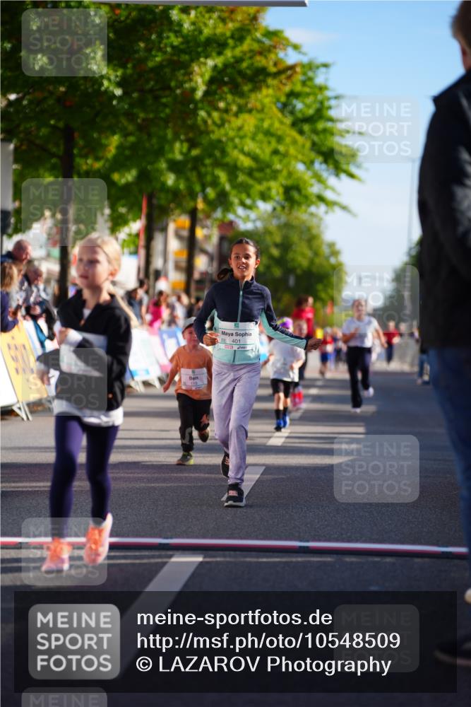 20.09.2026 - PSD Bank Halbmarathon LAZAROV Photography http://msf.ph/oto/10548509 20.09.2026 10:35:03 Ziel 119, 161, 163, 378, 401, 428, 452 meine-sportfotos.de