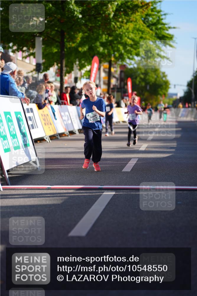 20.09.2026 - PSD Bank Halbmarathon LAZAROV Photography http://msf.ph/oto/10548550 20.09.2026 10:35:26 Ziel 311, 385, 423, 440, 460 meine-sportfotos.de