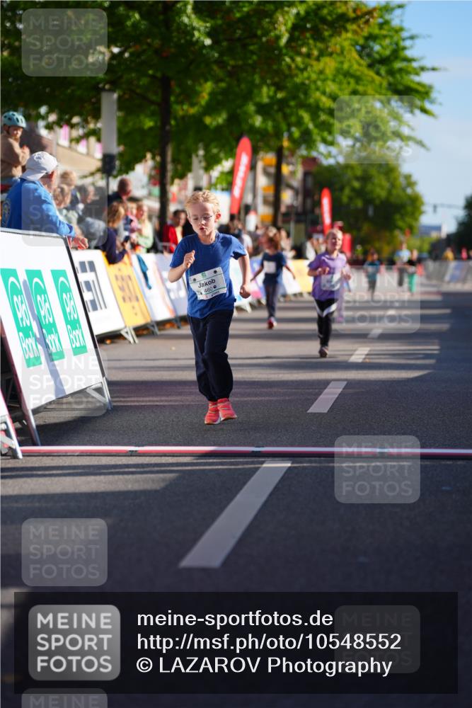 20.09.2026 - PSD Bank Halbmarathon LAZAROV Photography http://msf.ph/oto/10548552 20.09.2026 10:35:26 Ziel 311, 385, 423, 440, 460 meine-sportfotos.de