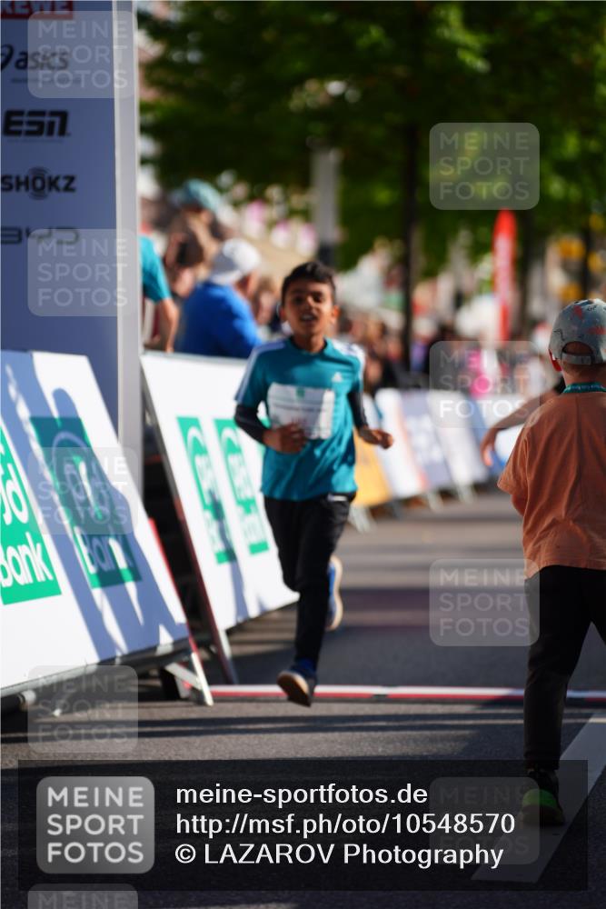 20.09.2026 - PSD Bank Halbmarathon LAZAROV Photography http://msf.ph/oto/10548570 20.09.2026 10:35:38 Ziel 169, 192, 320, 366, 404 meine-sportfotos.de