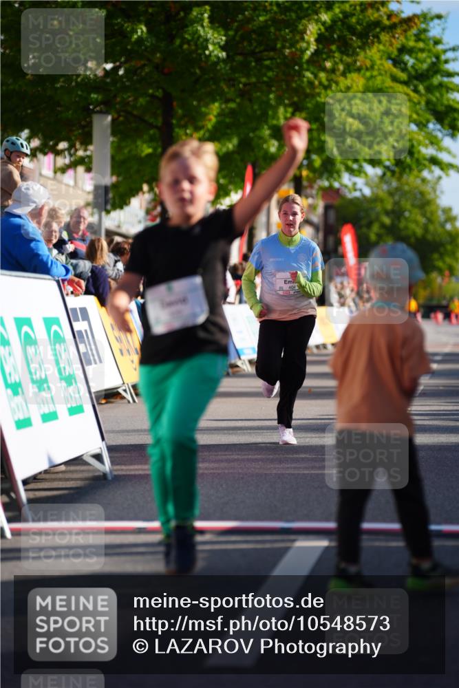 20.09.2026 - PSD Bank Halbmarathon LAZAROV Photography http://msf.ph/oto/10548573 20.09.2026 10:35:39 Ziel 169, 192, 320, 366, 404 meine-sportfotos.de
