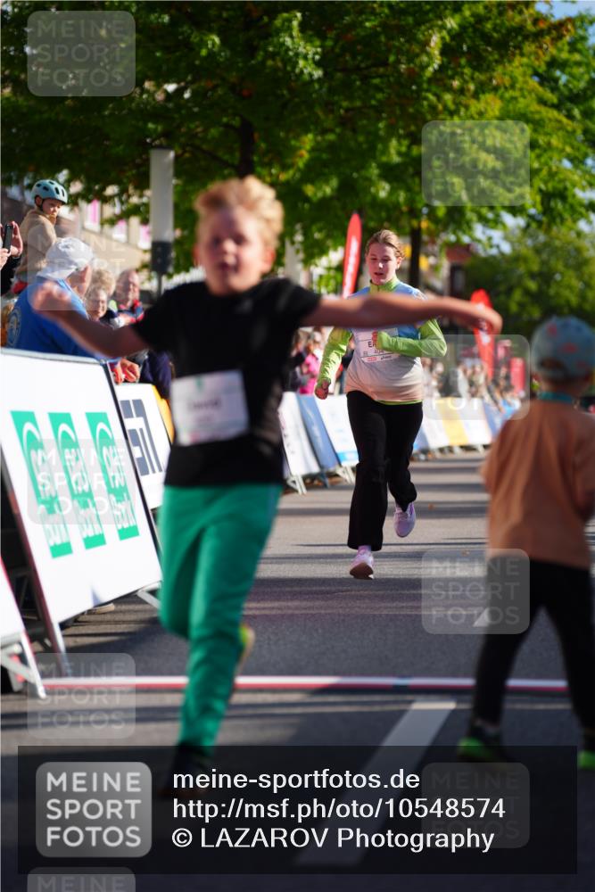 20.09.2026 - PSD Bank Halbmarathon LAZAROV Photography http://msf.ph/oto/10548574 20.09.2026 10:35:39 Ziel 169, 192, 320, 366, 404 meine-sportfotos.de