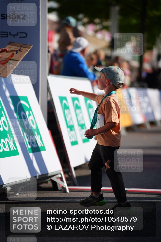 20.09.2026 - PSD Bank Halbmarathon LAZAROV Photography http://msf.ph/oto/10548579 20.09.2026 10:35:43 Ziel 192, 320, 404 meine-sportfotos.de