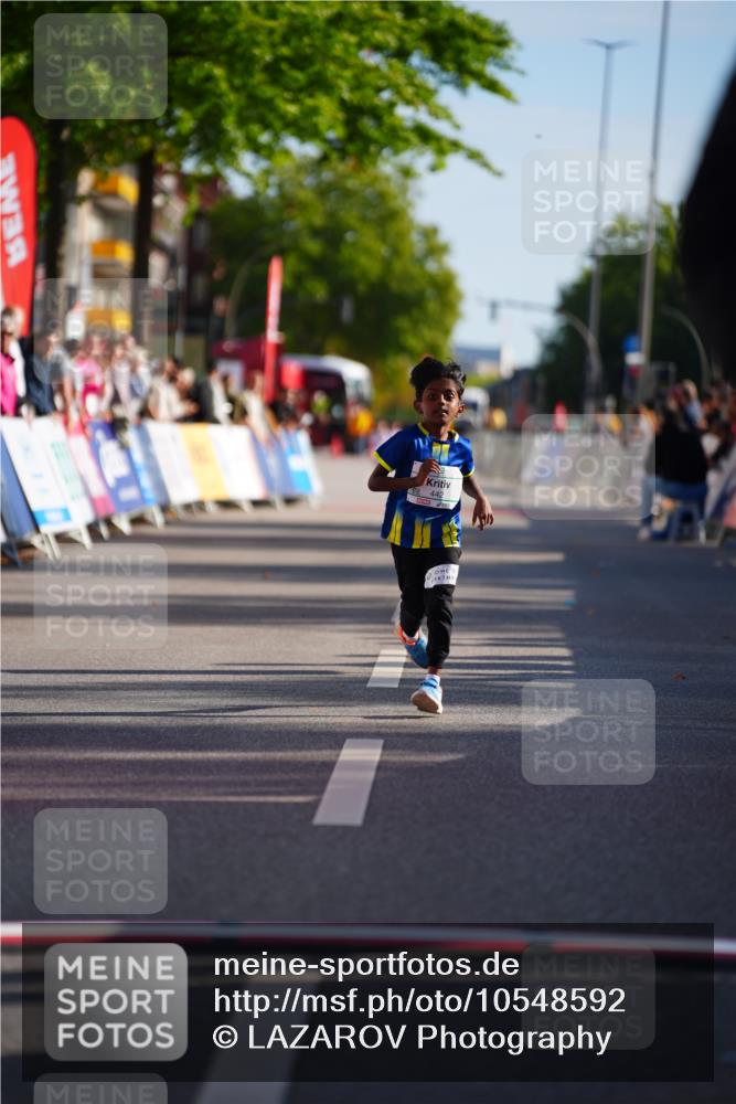 20.09.2026 - PSD Bank Halbmarathon LAZAROV Photography http://msf.ph/oto/10548592 20.09.2026 10:36:15 Ziel 442 meine-sportfotos.de