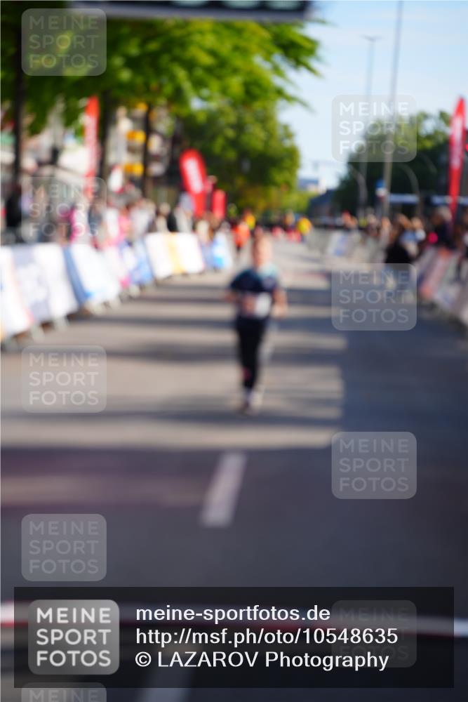 20.09.2026 - PSD Bank Halbmarathon LAZAROV Photography http://msf.ph/oto/10548635 20.09.2026 10:37:29 Ziel 180 meine-sportfotos.de