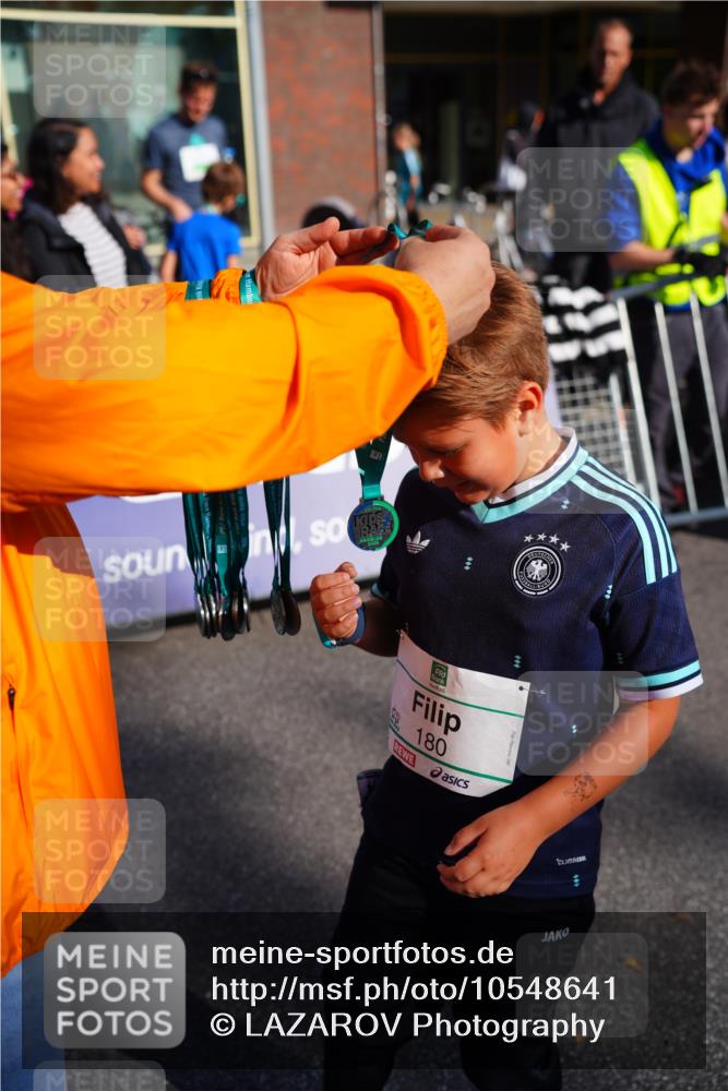20.09.2026 - PSD Bank Halbmarathon LAZAROV Photography http://msf.ph/oto/10548641 20.09.2026 10:37:37 Ziel 180 meine-sportfotos.de