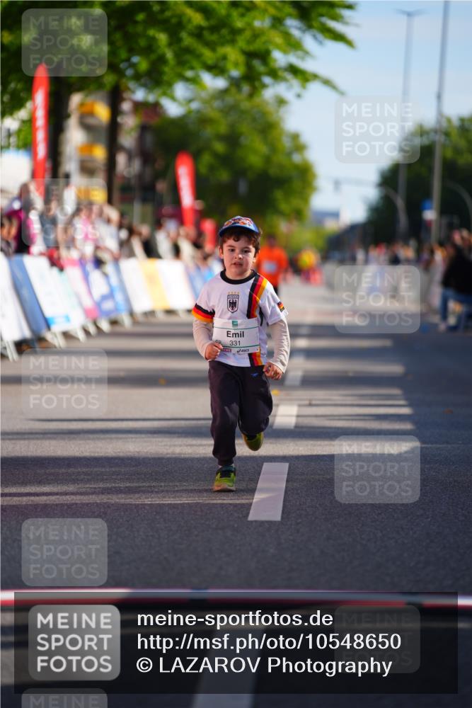 20.09.2026 - PSD Bank Halbmarathon LAZAROV Photography http://msf.ph/oto/10548650 20.09.2026 10:37:49 Ziel 331 meine-sportfotos.de