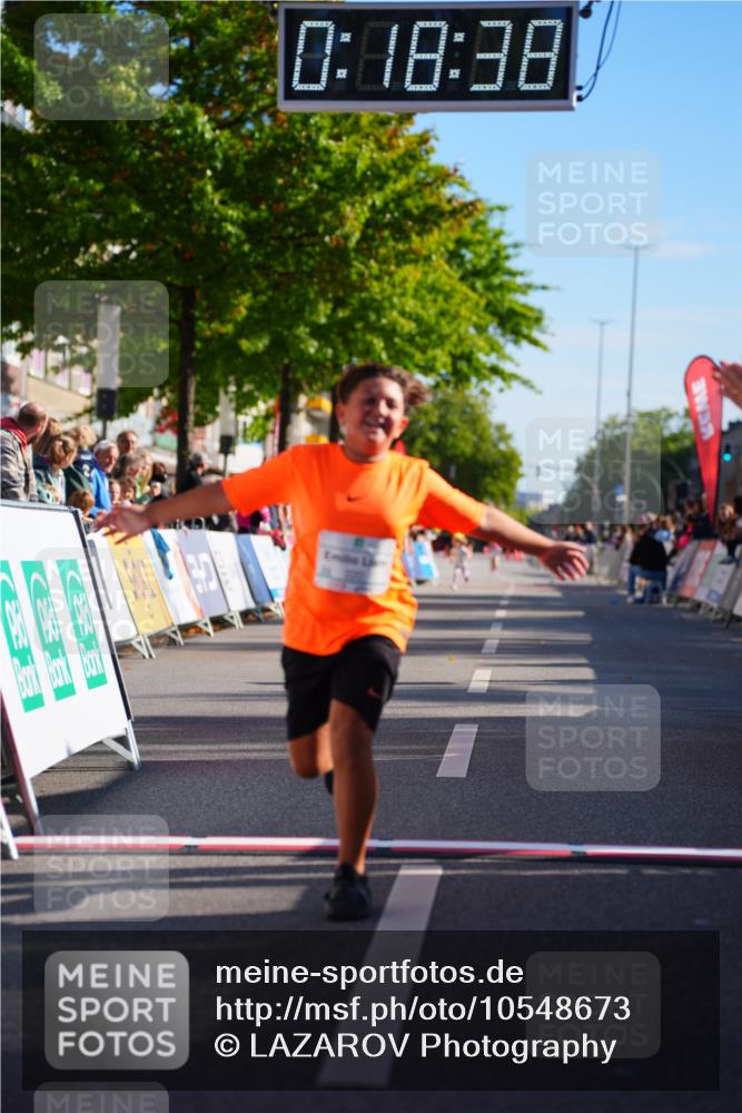 20.09.2026 - PSD Bank Halbmarathon LAZAROV Photography http://msf.ph/oto/10548673 20.09.2026 10:38:02 Ziel 220 meine-sportfotos.de
