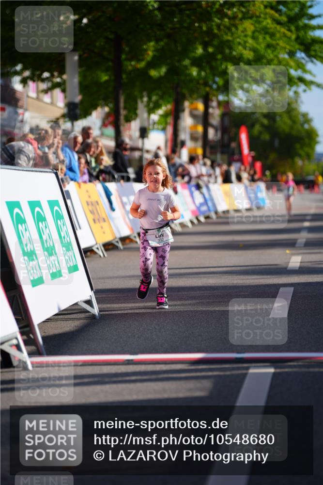 20.09.2026 - PSD Bank Halbmarathon LAZAROV Photography http://msf.ph/oto/10548680 20.09.2026 10:38:19 Ziel 332 meine-sportfotos.de